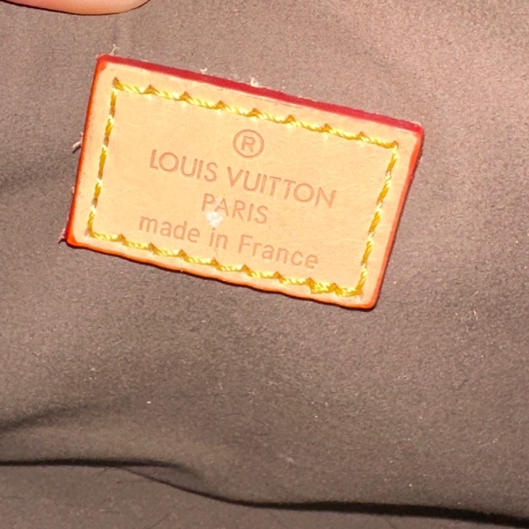 Authentic Louis Vuitton - Picture 3 of 6